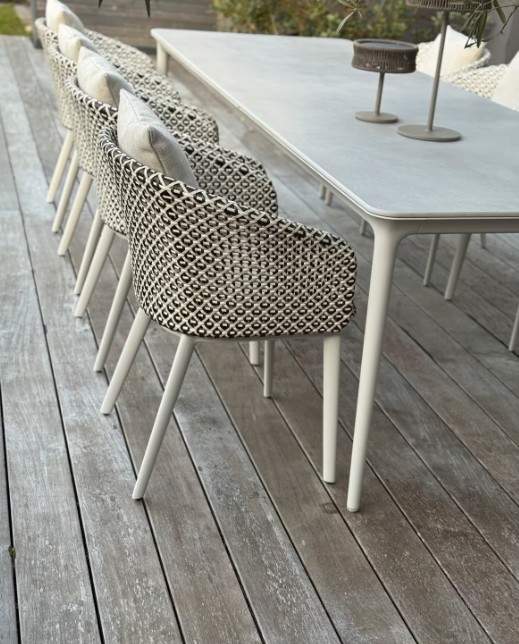 Dedon 8x Dedon MBRACE Armlehnstuhl pepper / Ausstellungsstücke