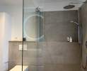 Bagno Badstudio - Bad mit ebenerdiger Dusche in Nieder-Olm – 6,8 m² mit Sitzschrank Thumbnail
