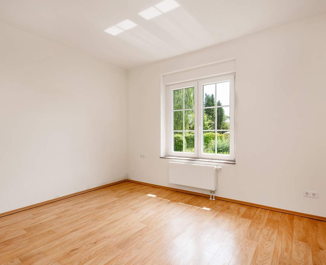 Bsk immobilien - Großzügiges Grundstück mit Einfamilienhaus in Berlin-Mahlsdorf