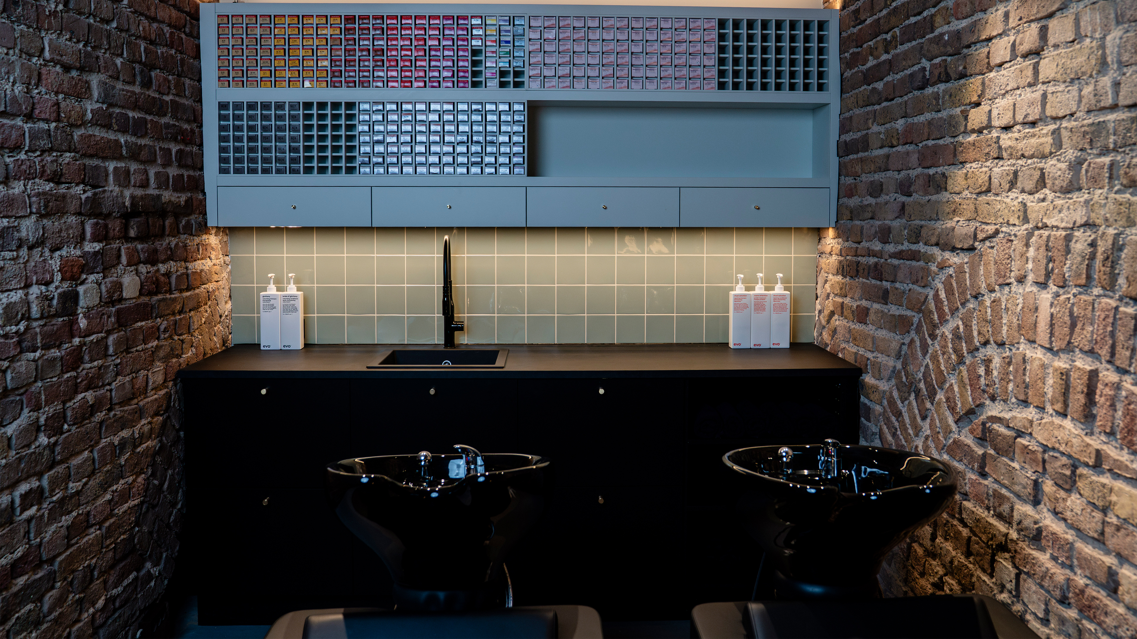 Modern und gepflegter Friseursalon