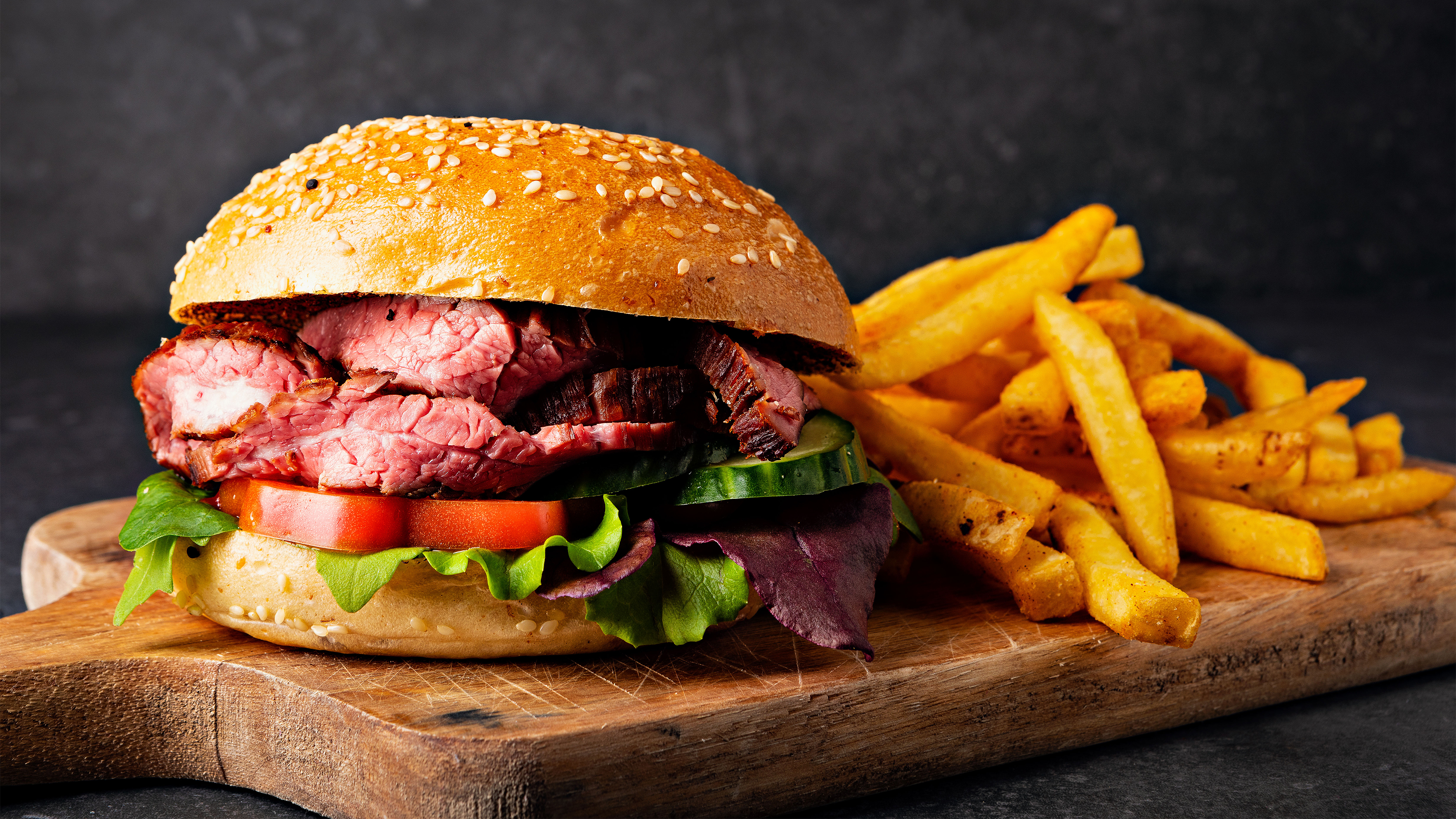 Premium Burger mit Pommes