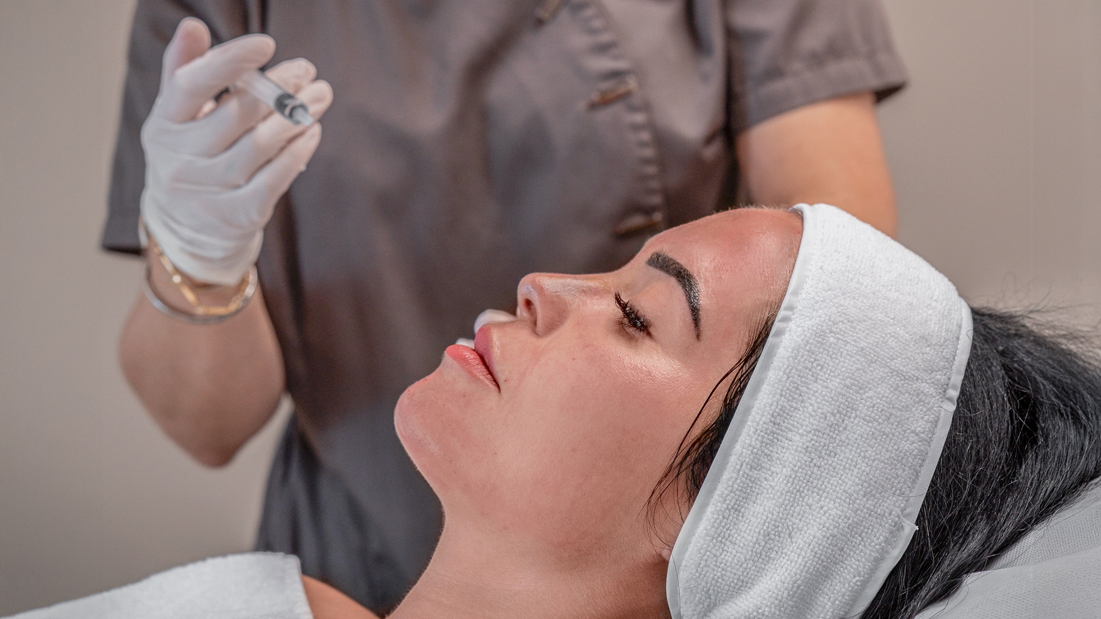 Patientin bei Swiss Derma Clinic