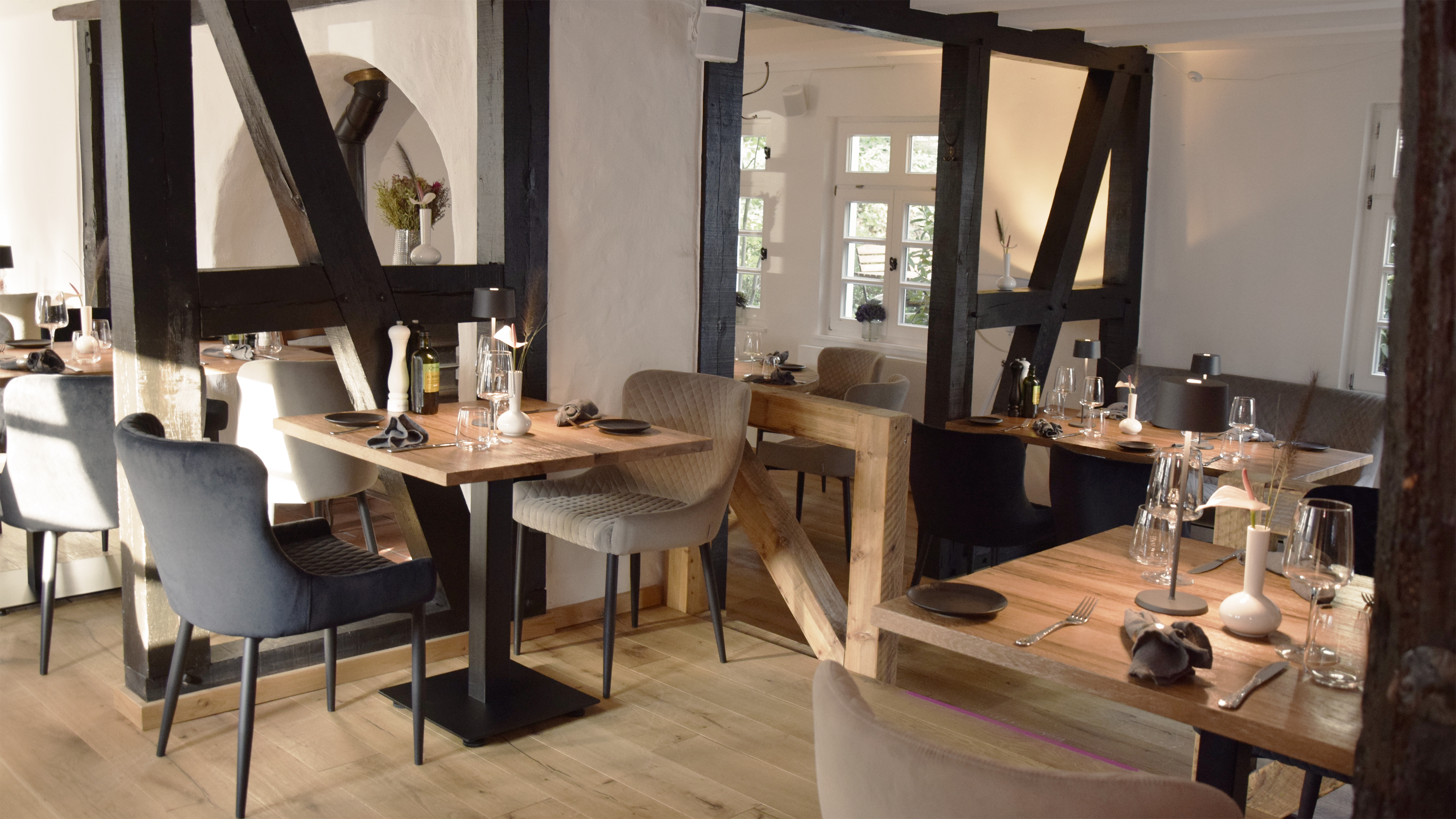 Gem&uuml;tliche Restaurant Einrichtung