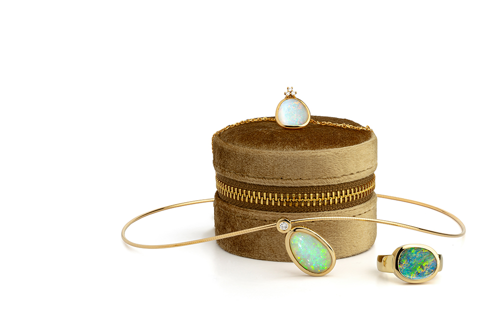 Opalsteinring und Opalsteinkette mit Schmuckkästchen