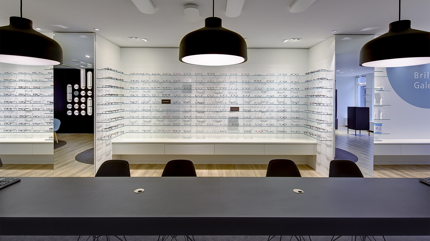 Brillen Galerie Manfred Klein by Fabienne Mock