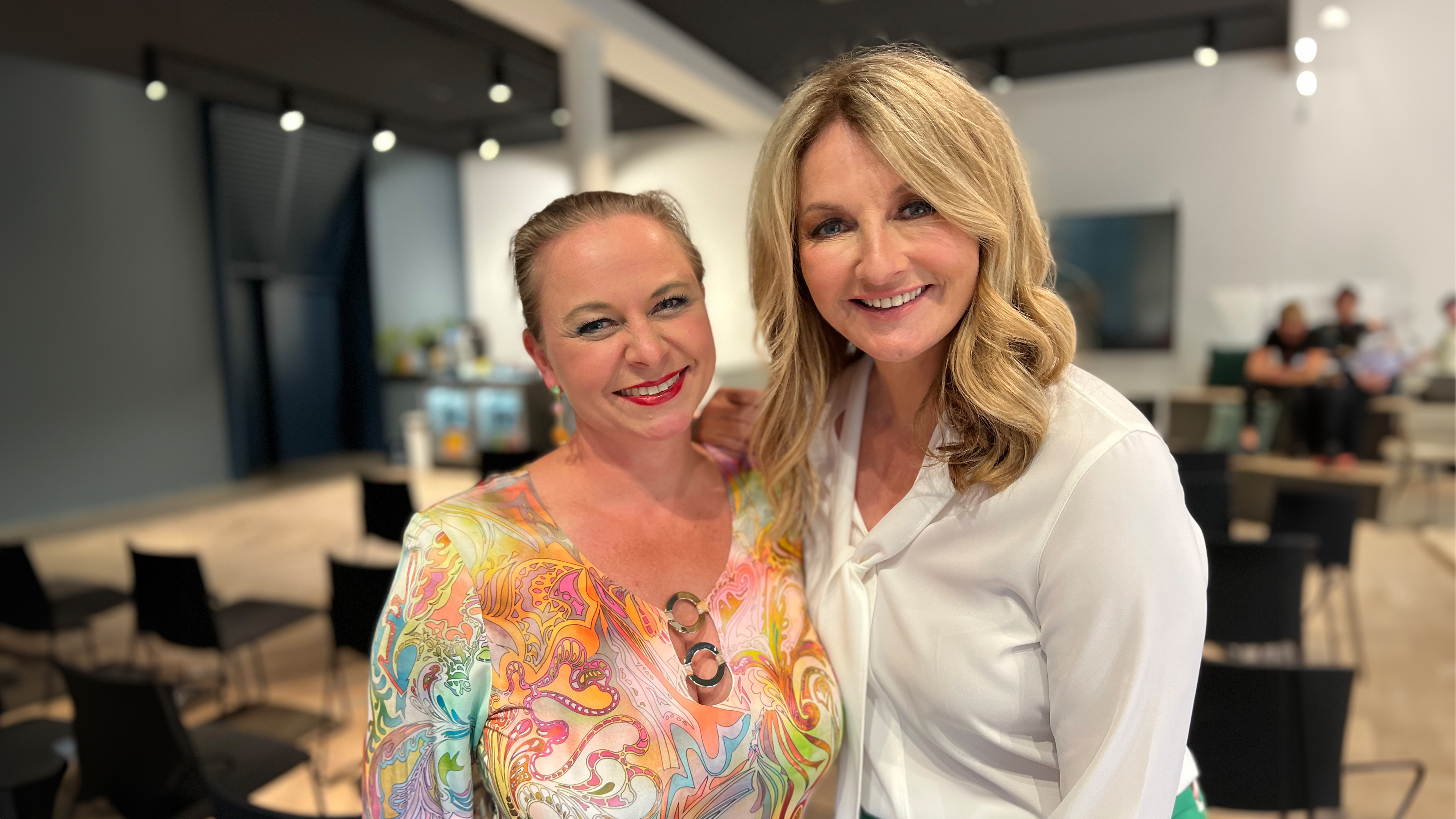 Diana Tauschel mit Frauke Ludowig bei den Duftstars