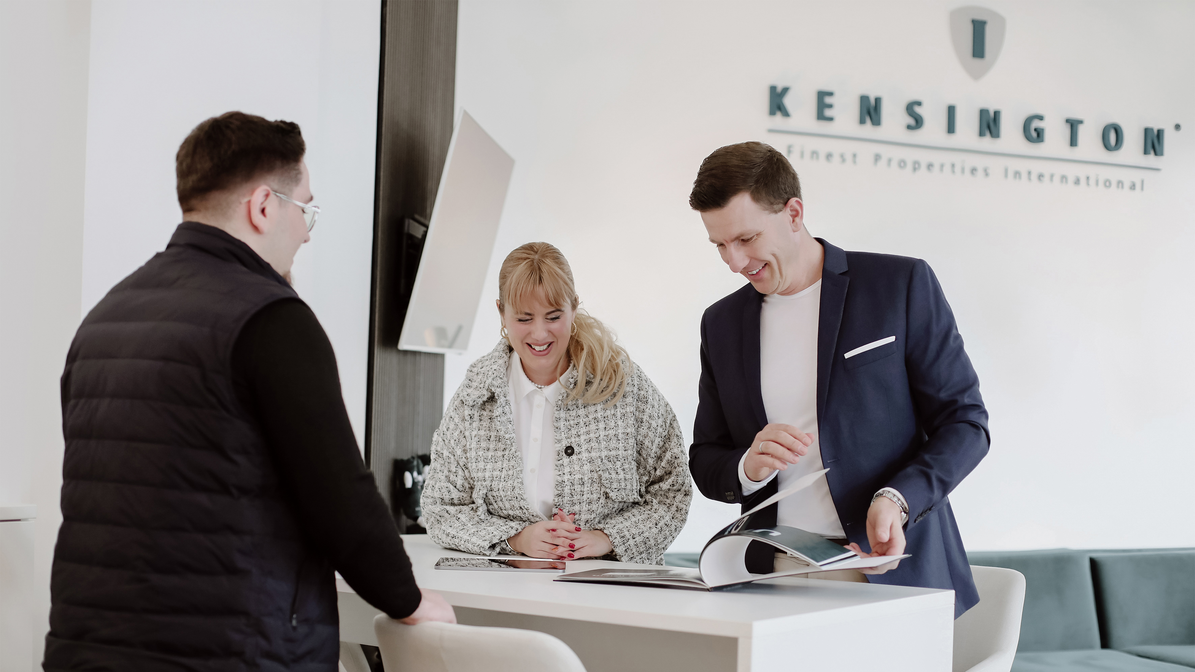 Immobilienmakler machen Immobilienpr&auml;sentation