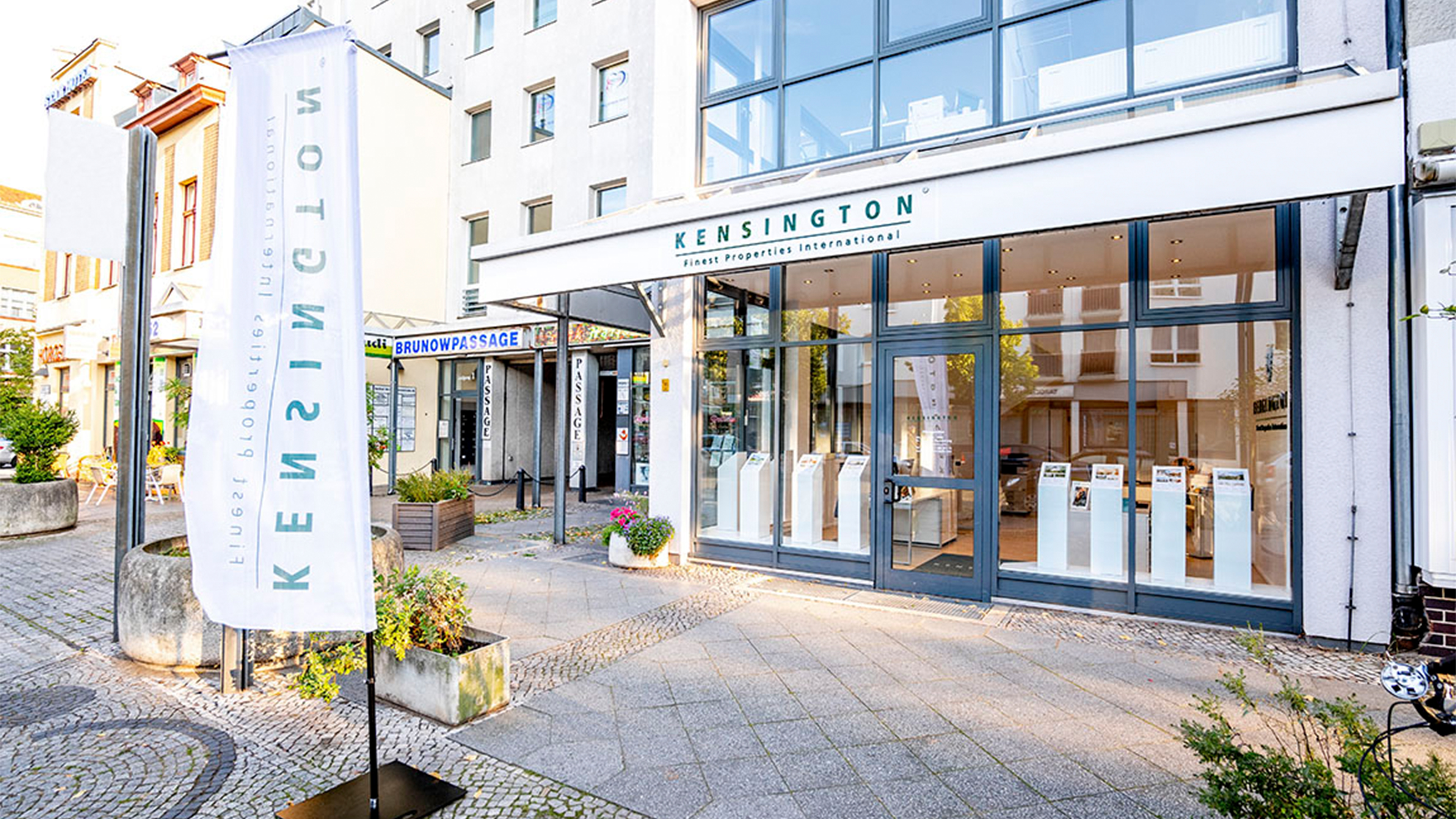 Immobilienb&uuml;ro Au&szlig;enwand 