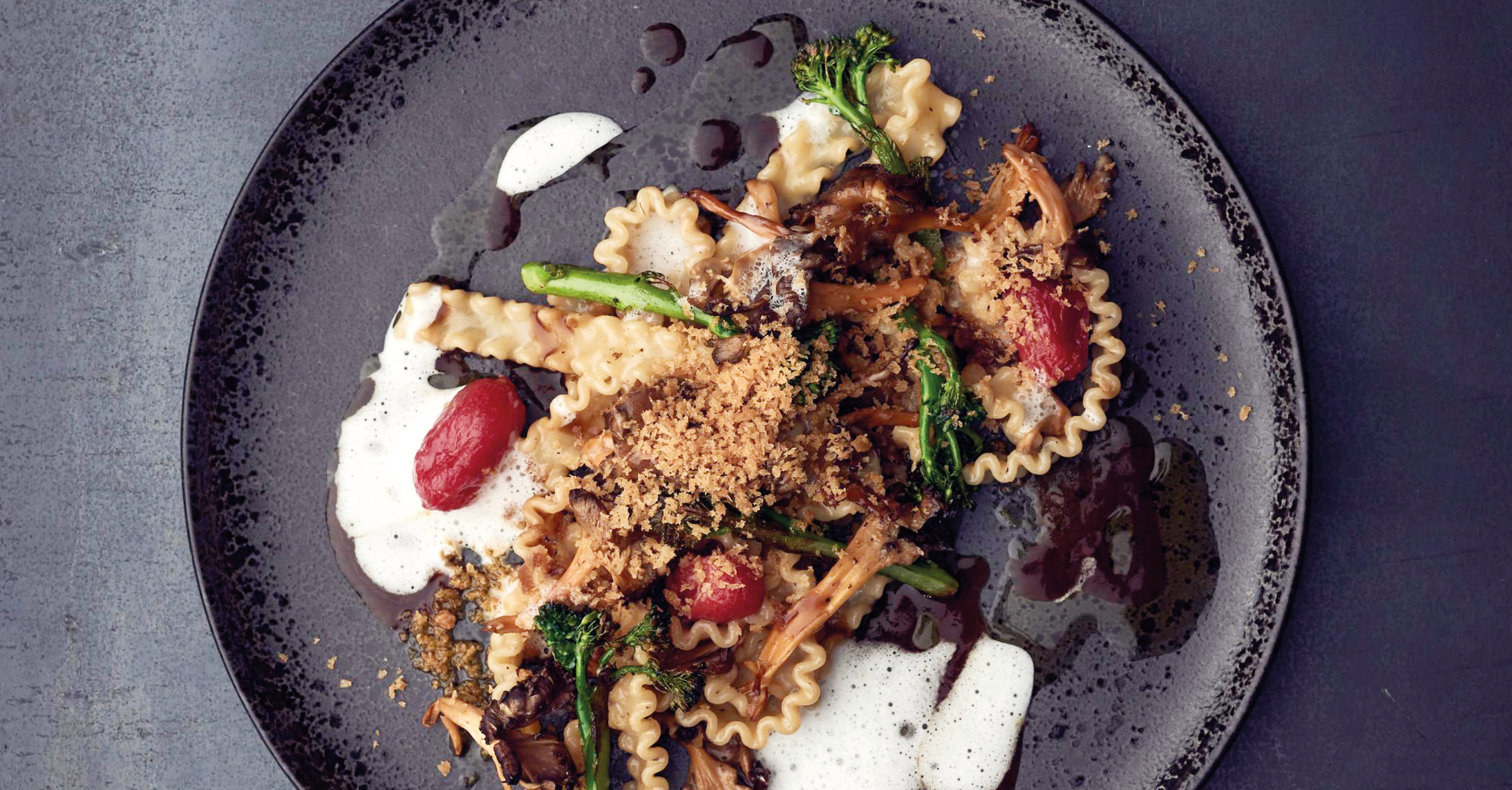 Pasta mit Pilzen und Sauce – einfache Küche auf Gourmet-Niveau mit handgemachter Sauce von LE SAUCIER