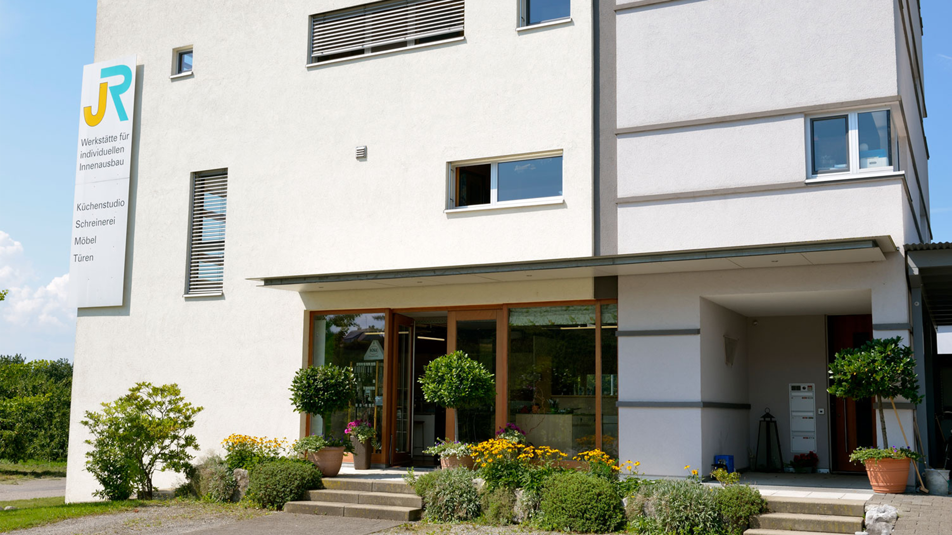 Modernes Haus in weiß