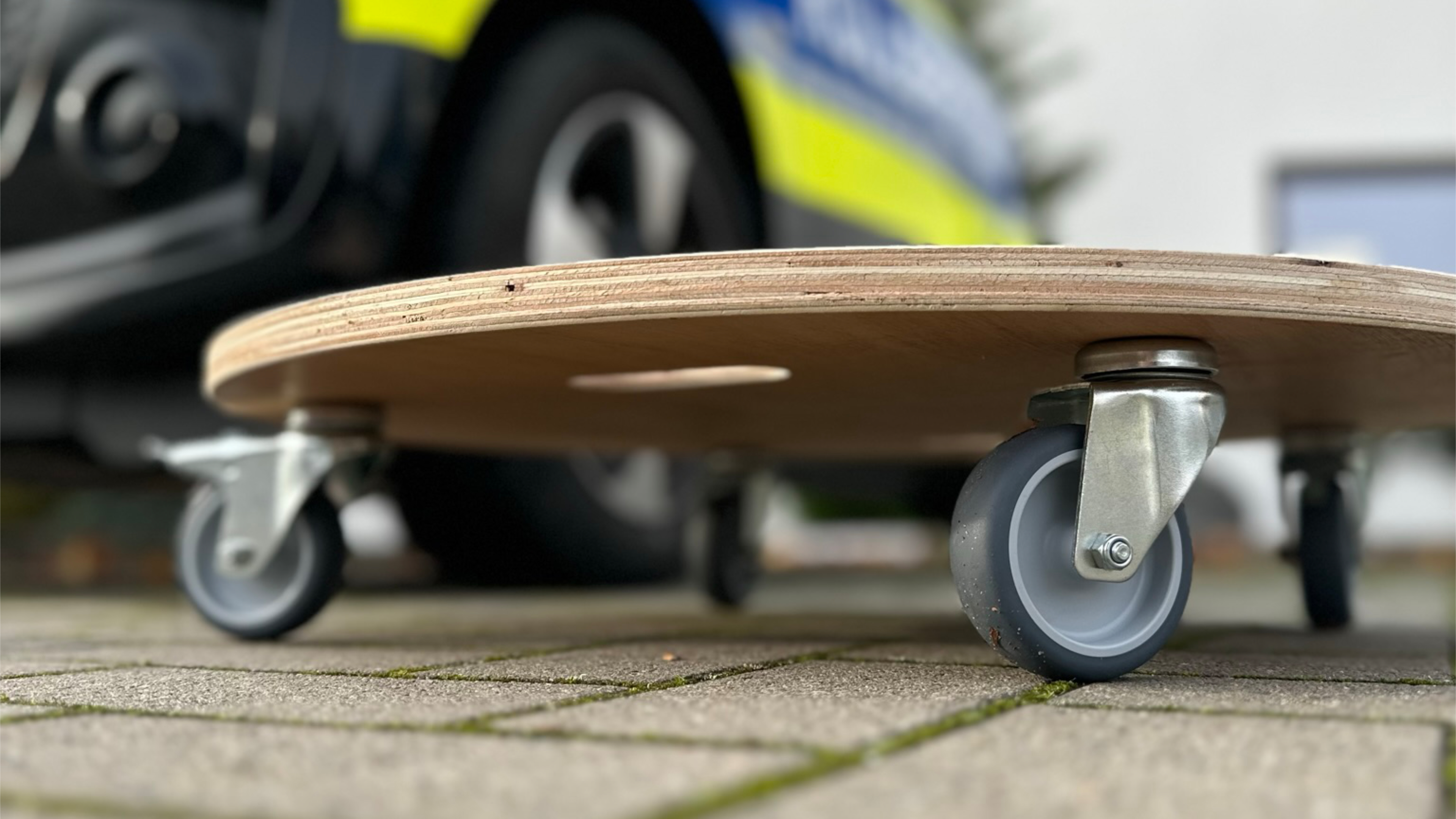 Rollbrett Rollen mit stabiler Konstruktion für sicheren Transport im Arbeitsalltag