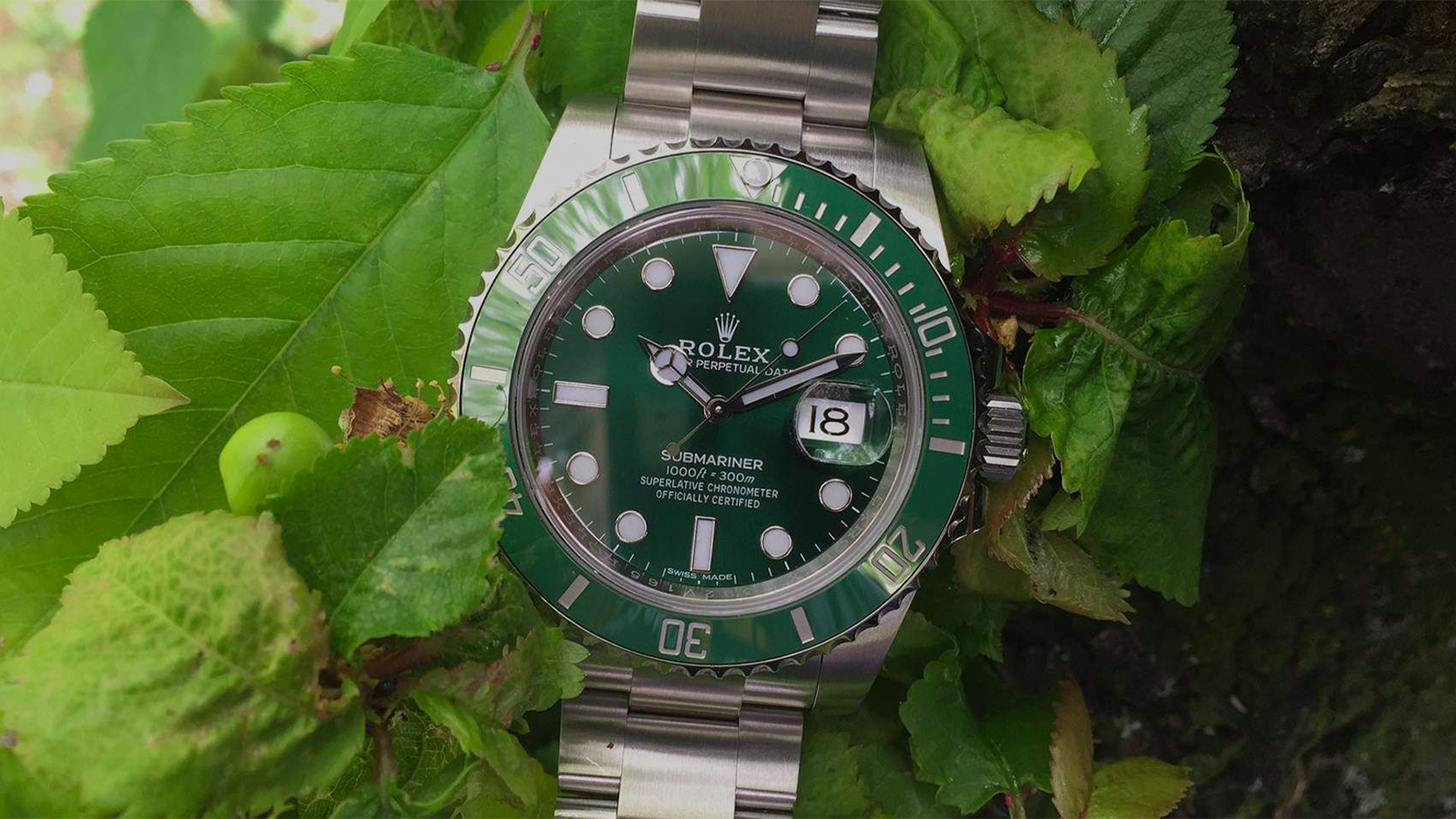 Exklusive Rolex Submariner Date &bdquo;Hulk&ldquo; (Ref. 116610LV) bei TimesValue Frankfurt: Luxusuhr mit gr&uuml;ner Keramikl&uuml;nette und Sonnenschliff-Zifferblatt.