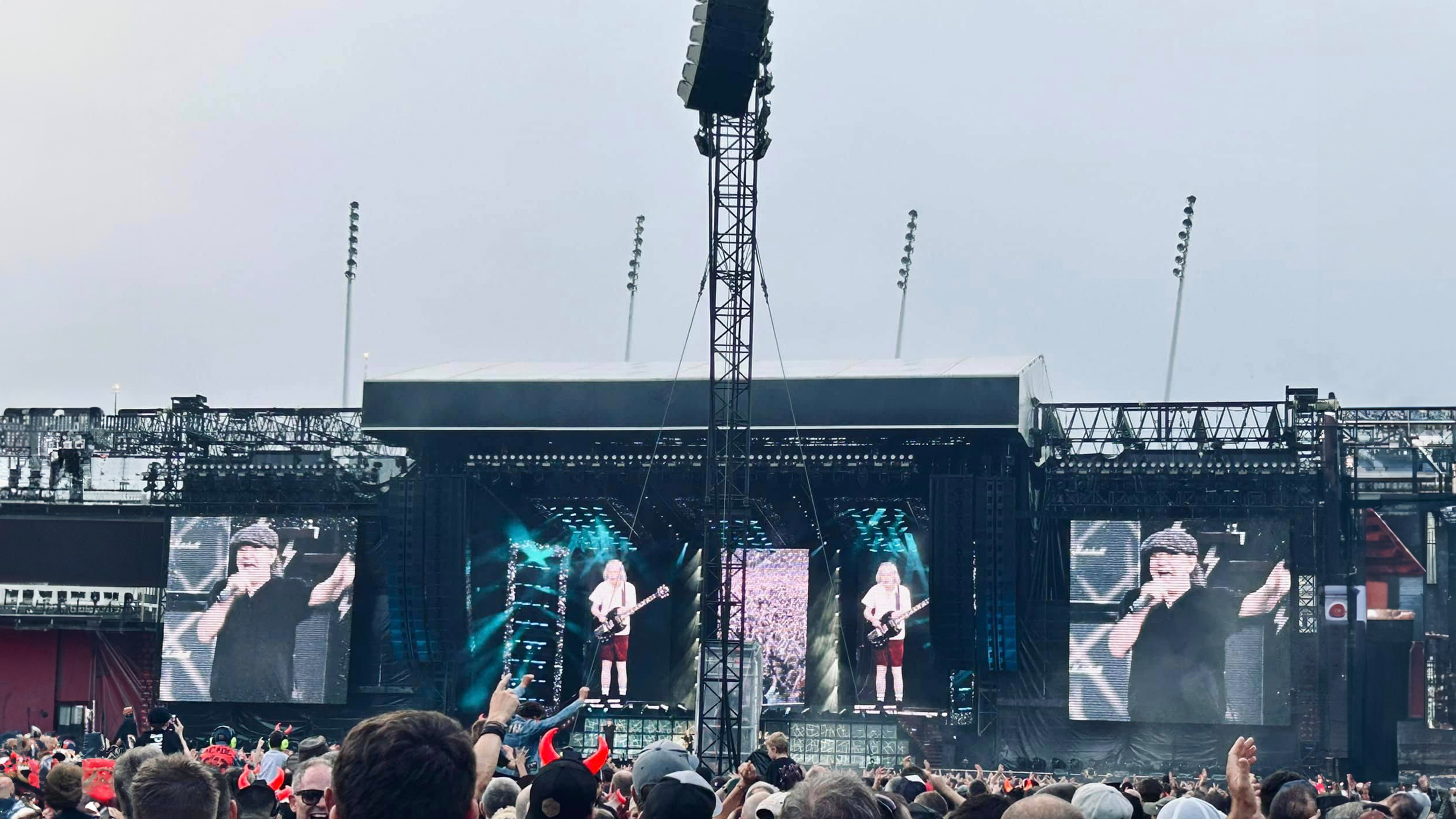 Bühne auf einem Open Air Konzert von rmp Eventservice