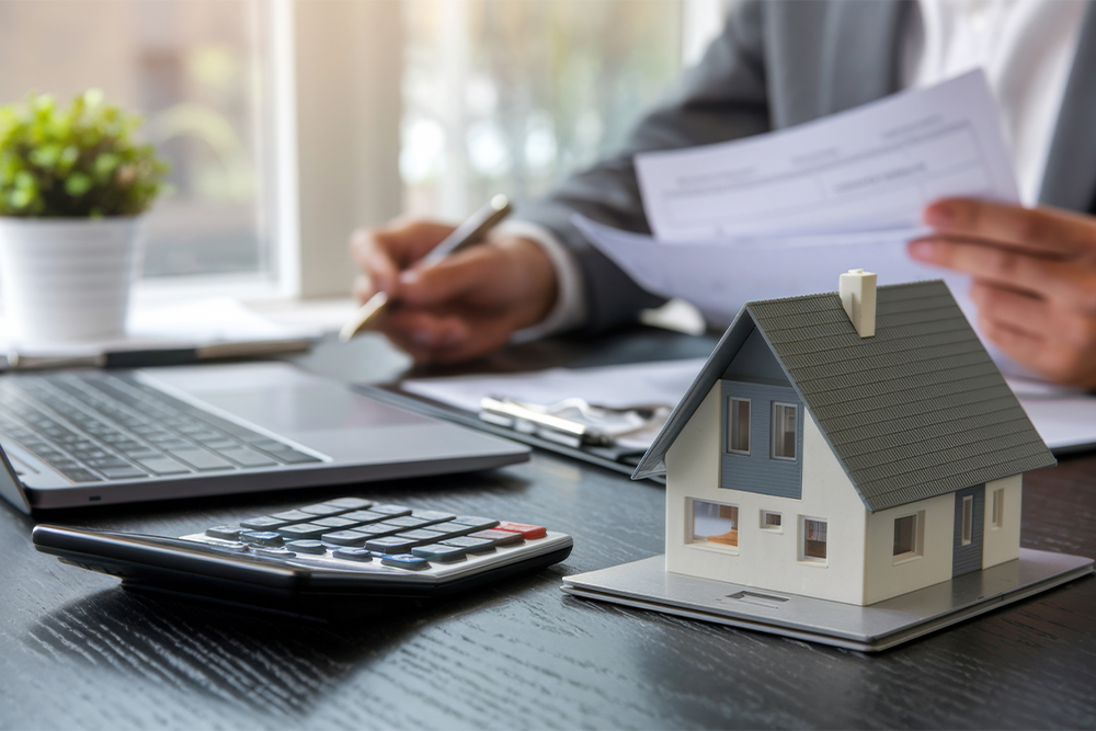 Immobilienbewertung mit Unterlagen und Marktanalyse zur realistischen Preisfindung beim Hausverkauf