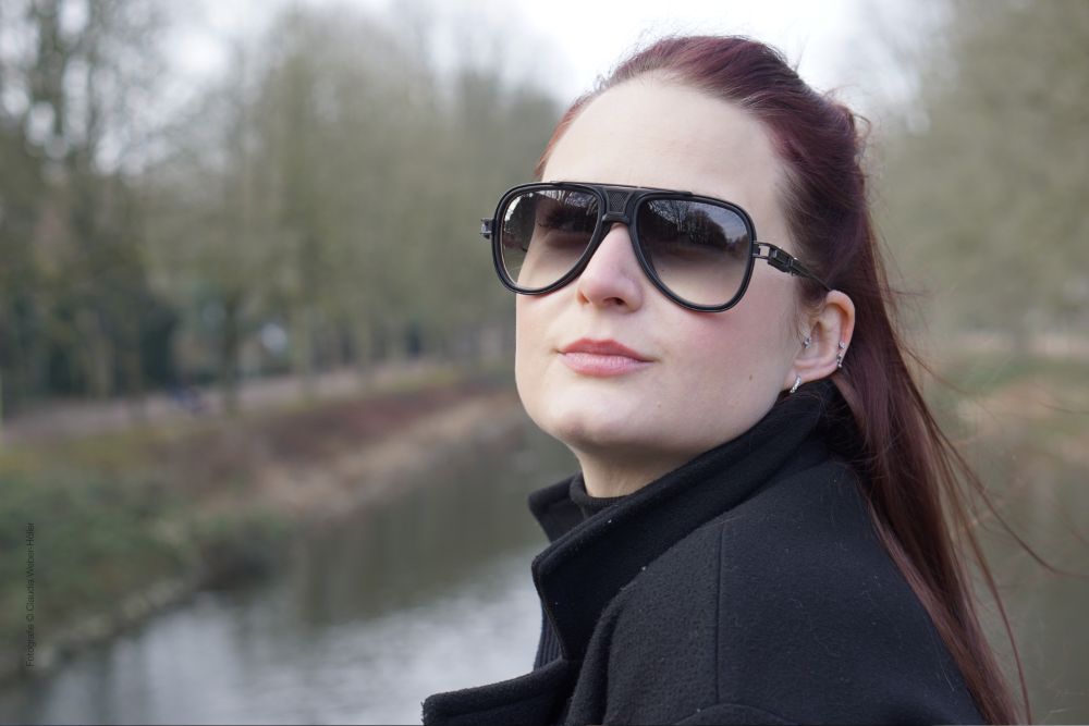 Elegantes Model mit Detailware Sonnenbrille &ndash; luxuri&ouml;ses Eyewear-Design mit klaren Linien und hohem Tragekomfort