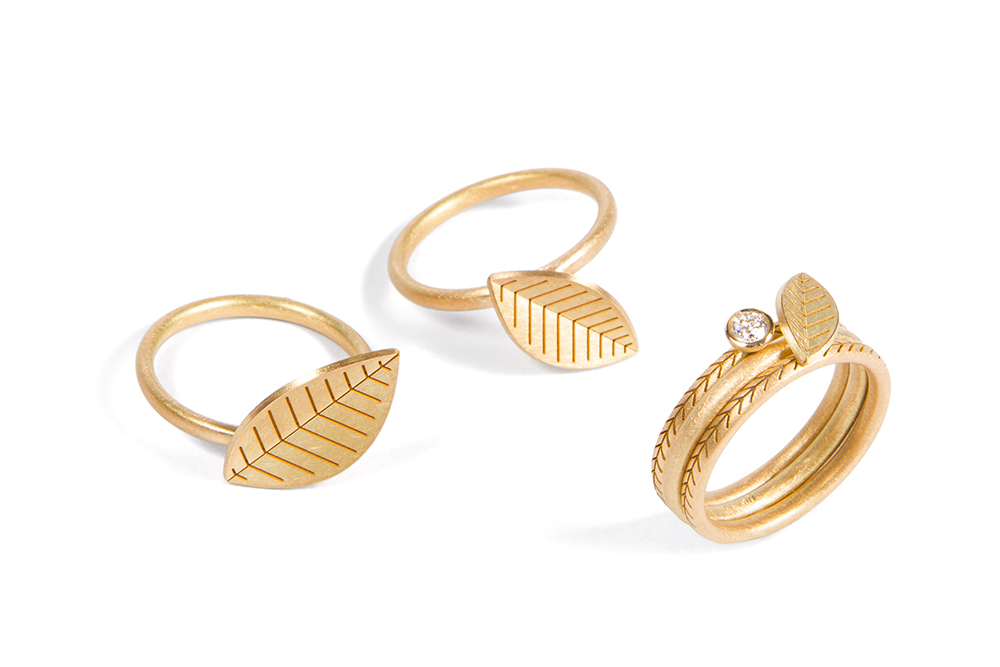 Goldschmuck als Goldringe mit Blattoptik