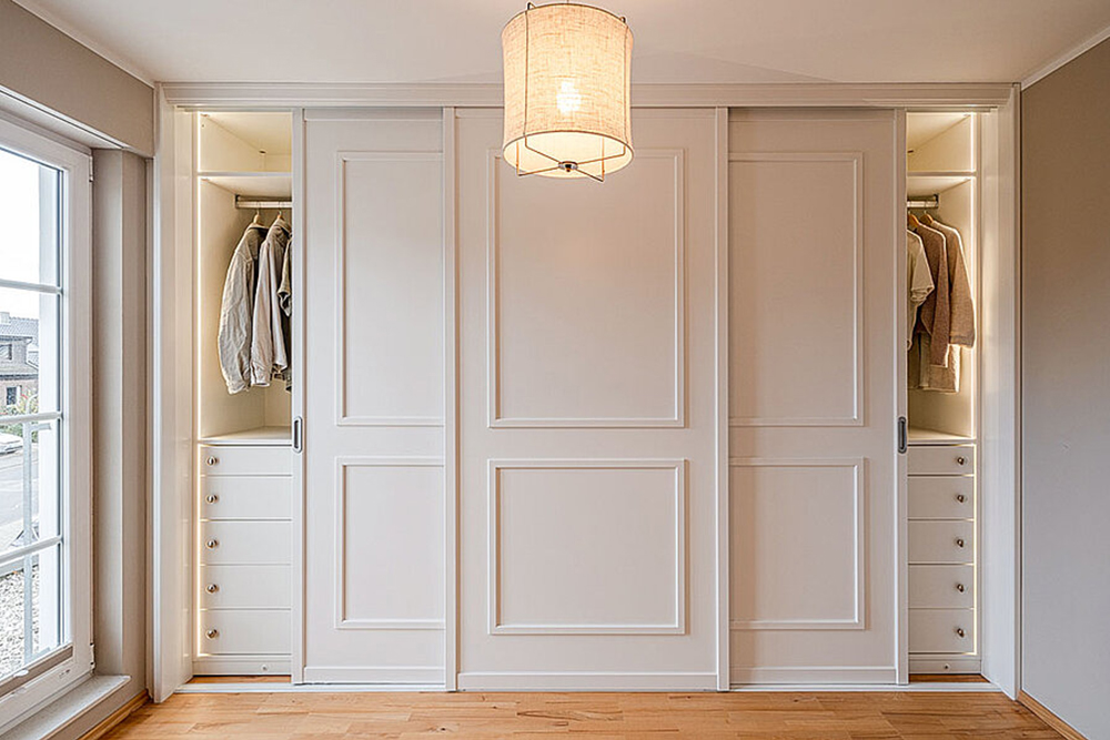 Einbaukleiderschrank im Landhausstil