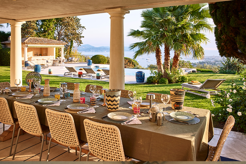 Villa Belrose Côte D'Azur, Saint Tropez, anspruchsvolle Gastronomie, gehobenes Interieur, Pool-Restaurant, Althoff Belrose Villa Rental, private Residenzvillen, traumhafte Bucht, Housekeeping, Concierge-Service,