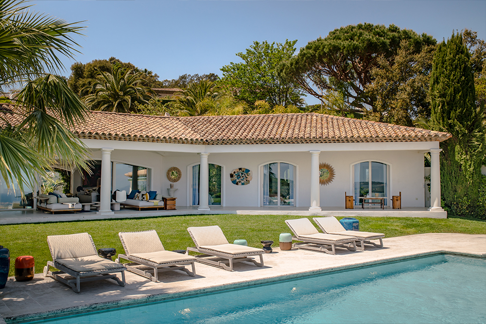 Villa Belrose Côte D'Azur, Saint Tropez, anspruchsvolle Gastronomie, gehobenes Interieur, Pool-Restaurant, Althoff Belrose Villa Rental, private Residenzvillen, traumhafte Bucht, Housekeeping, Concierge-Service,