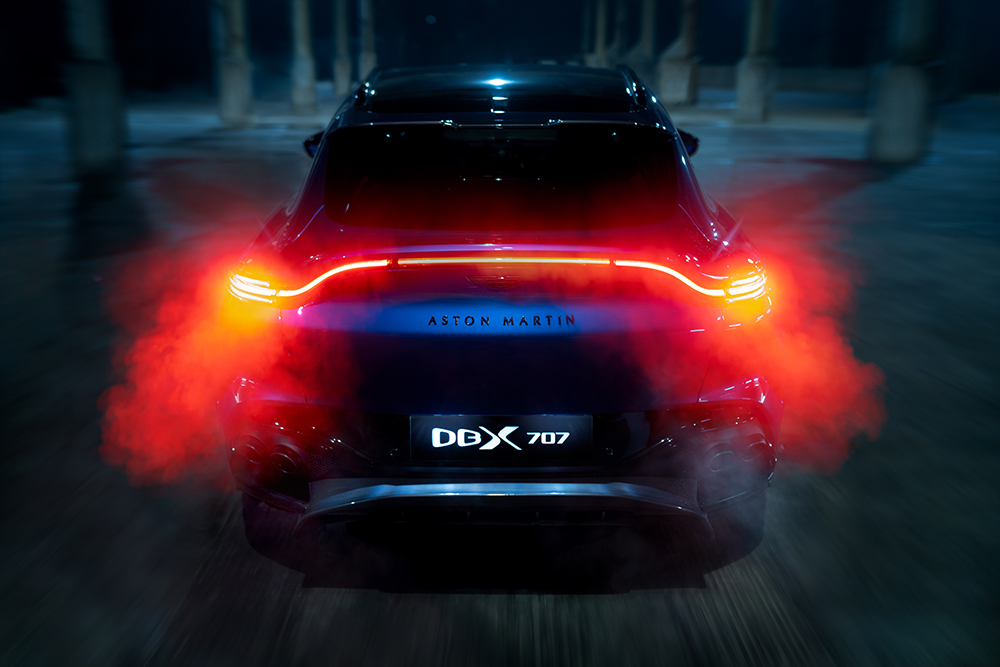 DBX707 SUV, Aston Martin, Sportwagen, britische Luxus-Automobile, 4-Liter-V8-Biturbo-Motor, 707 PS, 900 Nm, automatisches 9-Gang-Getriebe mit Nasskupplung, 420-mm-Carbon-Bremsen, Service „Q by Aston Martin“, Aston Martin Autohaus Kempen Köln, erstklassiger Service, zertifizierte Karosserieabteilung