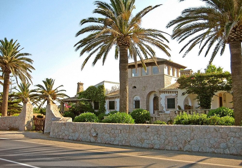 Stilpunkte-Blog: Villa im mallorquinischen Stil. Auslandsimmobilien in Spanien, Italien und Portugal sind gefragt und bieten attraktive Anlagemöglichkeiten.