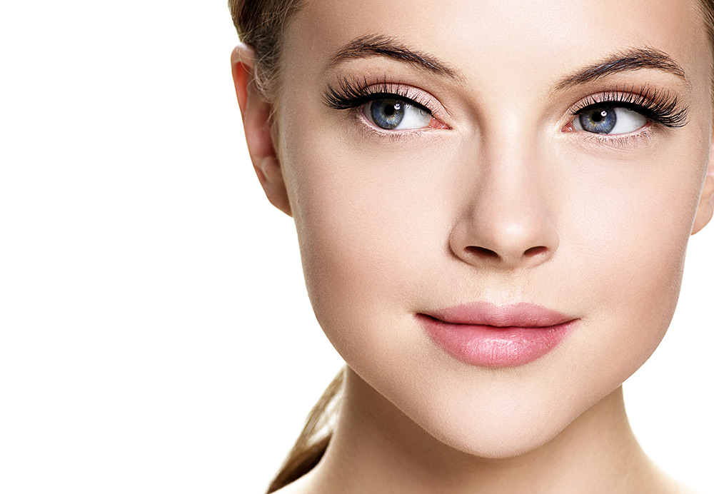 Stilpunkte stellt die kosmetischen Methoden zu dichten, langen Wimpern vor.