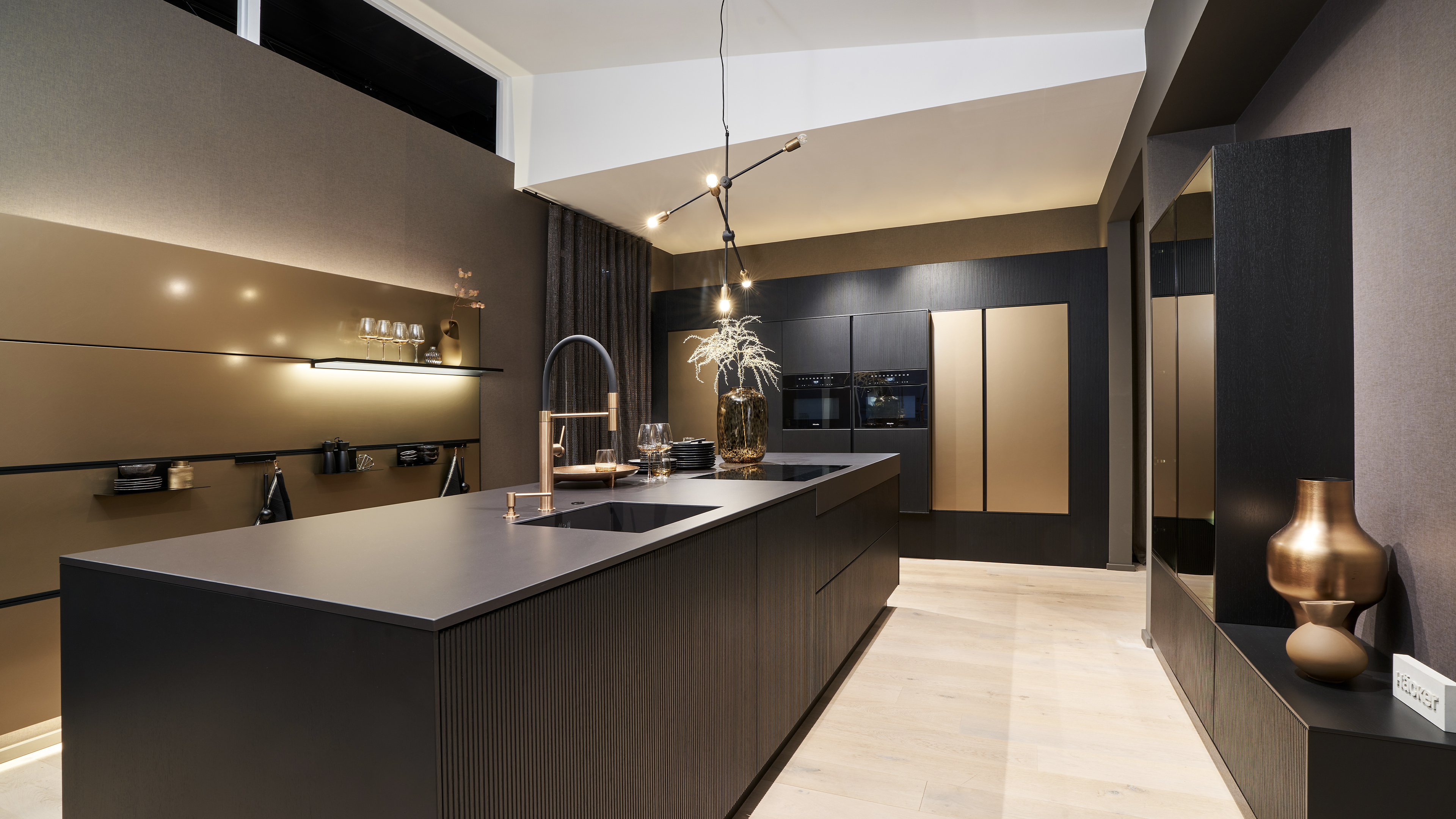 Küchenstudio, Einbauküchen nach Maß, Designküche planen