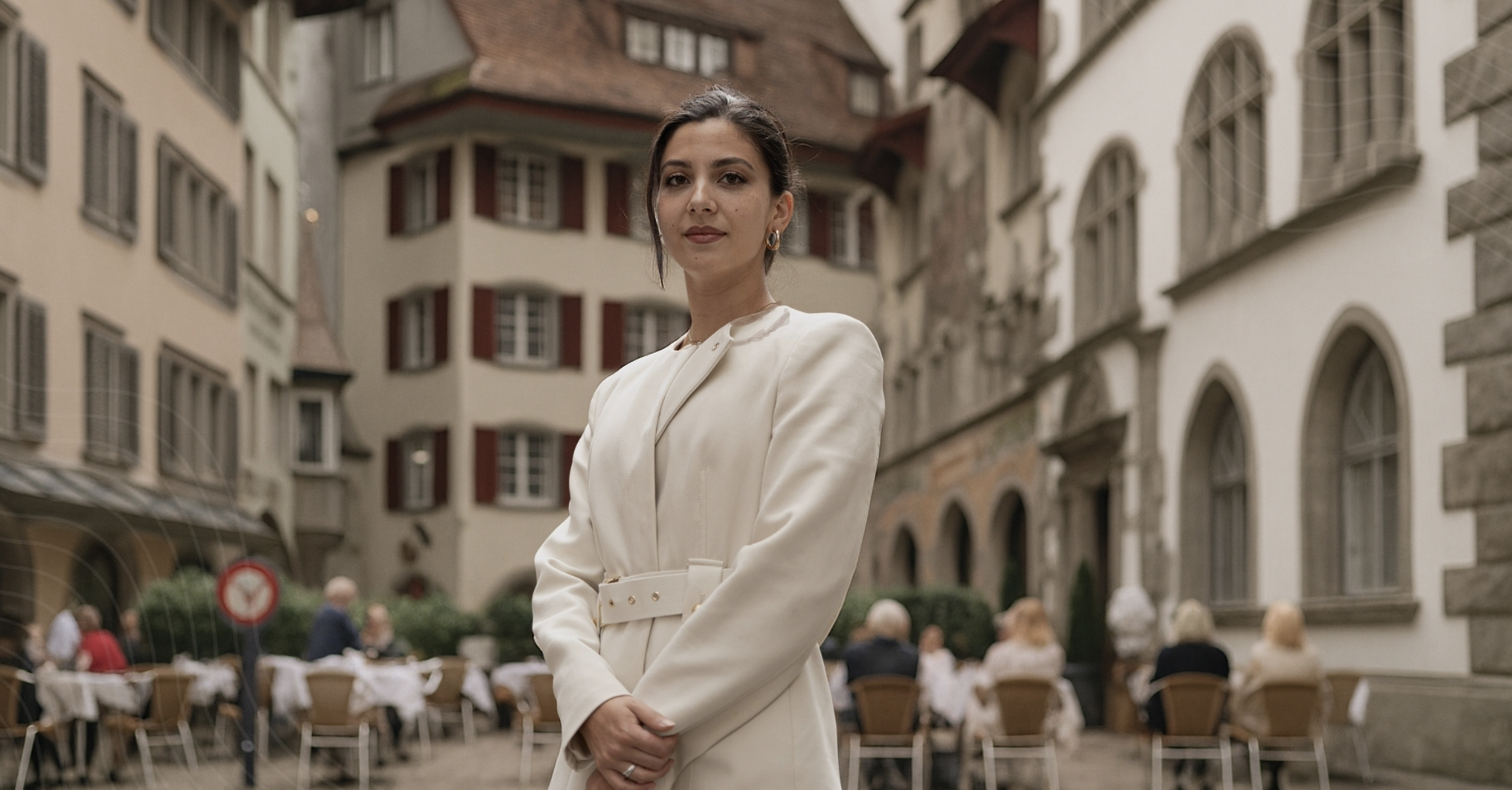Anja Lippuner in der Stadt – Expertin für Markenstrategie im urbanen Umfeld