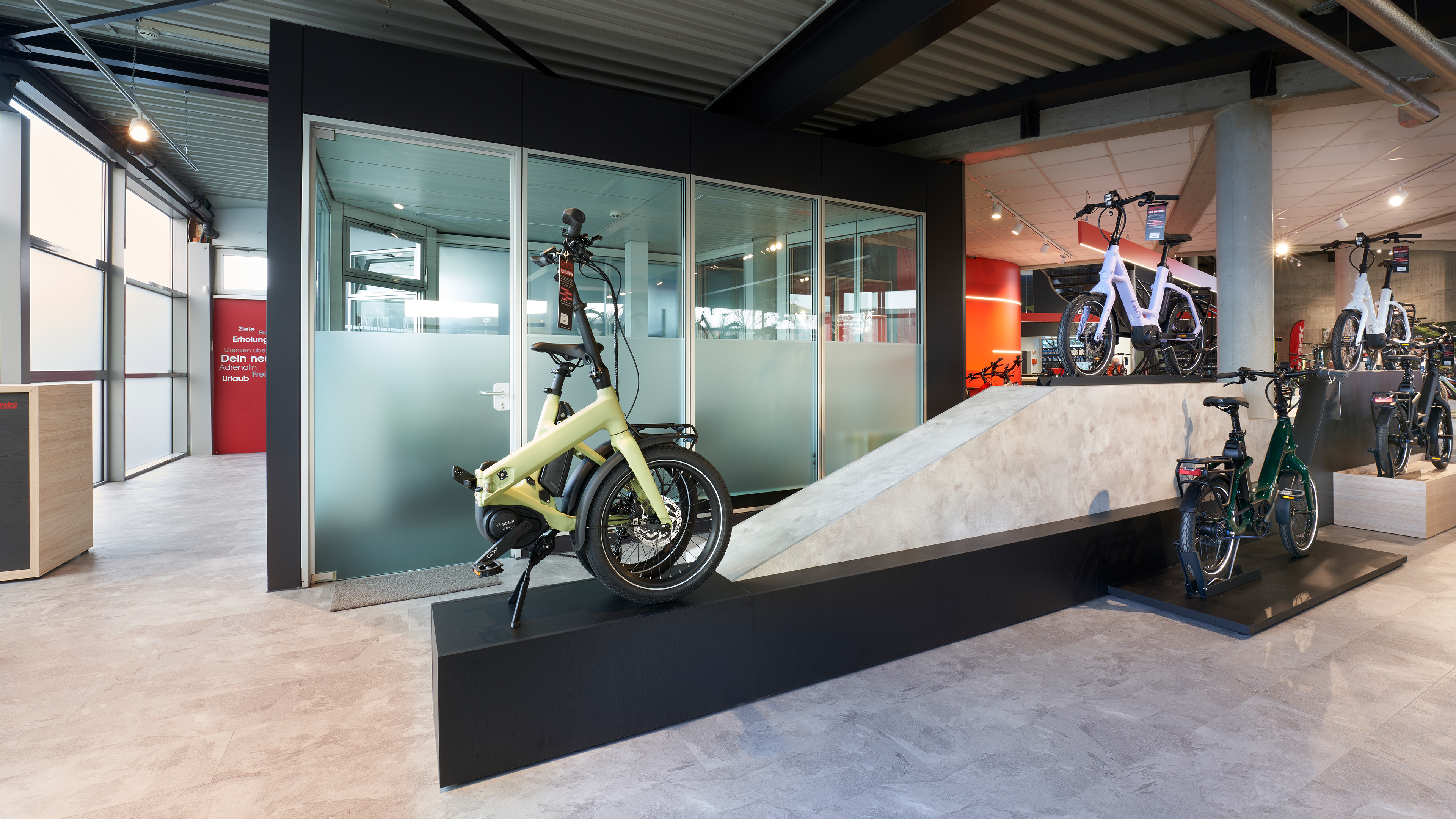 Fahrradhändler, Schlösser, Fahrradgeschäft, Mountainbike, E-Bike